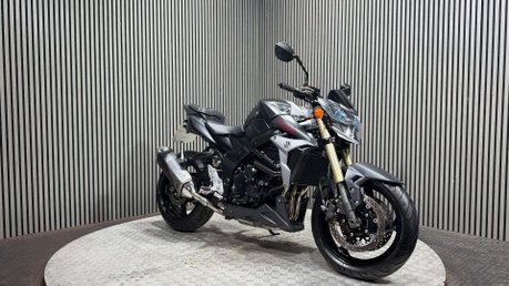 Suzuki GSR750 2013 ONLY 9K STUNNING EXAMPLE LONG MOT NAKED 750CC 2