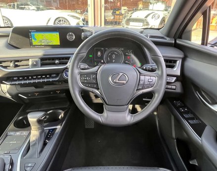 Lexus Ux 2.0 UX 250h 4x2 CVT 5dr 18
