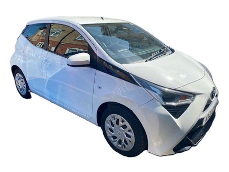 Toyota Aygo 1.0 VVT-i x-play Hatchback 5dr Petrol x-shift Euro 6 (Safety Sense) (71 ps)