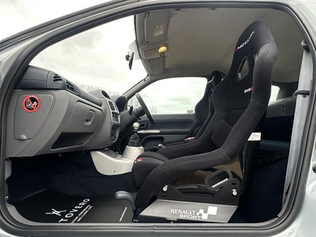 Renault Clio RENAULTSPORT V6 51