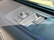 Land Rover Discovery D300 Commercial Dynamic HSE 42