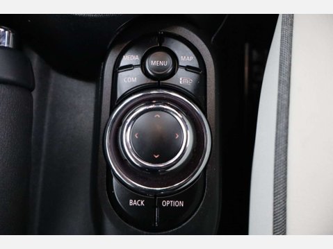 Mini Hatch 1.5 Cooper Exclusive Auto 3dr 42