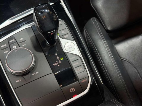 BMW 3 Series 2.0 330e 12kWh Sport Pro Saloon 4dr Petrol Plug-in Hybrid Auto Euro 6 (s/s) 35