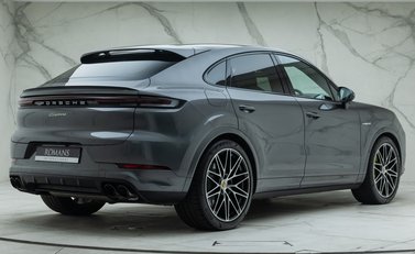 Porsche Cayenne E-HYBRID coupe 6