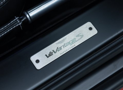 Aston Martin V12 Vantage S 24