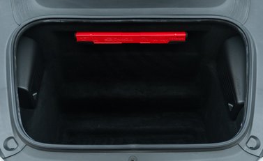 Porsche Cayman GT4 (718) 35