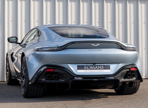 Aston Martin V8 Vantage 3