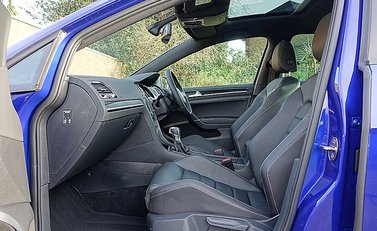 Volkswagen Golf R 16