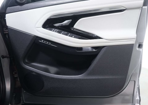 Land Rover Range Rover Evoque 2.0 Range Rover Evoque R-Dynamic SE Auto 4WD 5dr 52