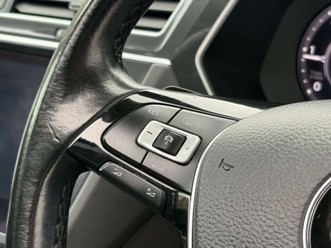 Volkswagen Tiguan 2.0 Tiguan SEL TDI BlueMotion Technology 4Motion Semi-Auto 4WD 5dr 52