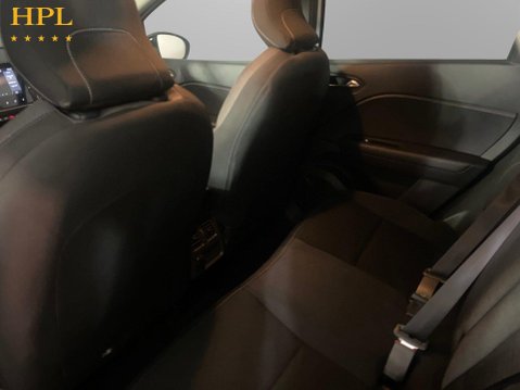 Renault Captur 1.3 TCe Iconic SUV 5dr Petrol Manual Euro 6 (s/s) (130 ps) Alloys - Air Con 19