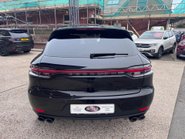 Porsche Macan PDK 9