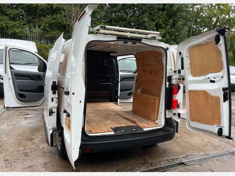 Vauxhall Vivaro 1.5 Turbo D 2700 Dynamic Panel Van 6dr Diesel Manual L1 H1 Euro 6 (s/s) (10 39