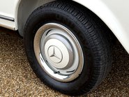 Mercedes-Benz SL Series 230SL Pagoda 37