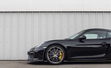 Porsche Cayman GT4 (718) 26