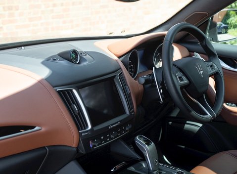 Maserati Levante S GranSport 17