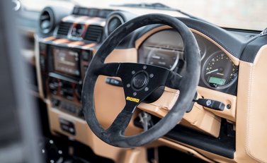 Land Rover Defender 90 XS Bowler 11