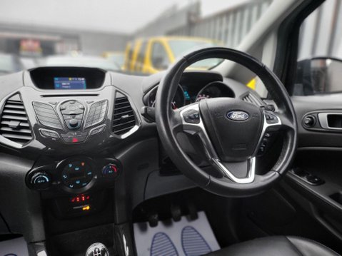 Ford Ecosport TITANIUM 31