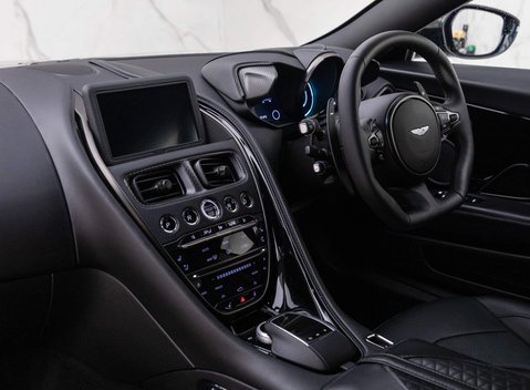 Aston Martin DBS Superleggera 10