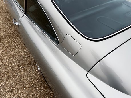 Aston Martin DB5 Superleggera 40