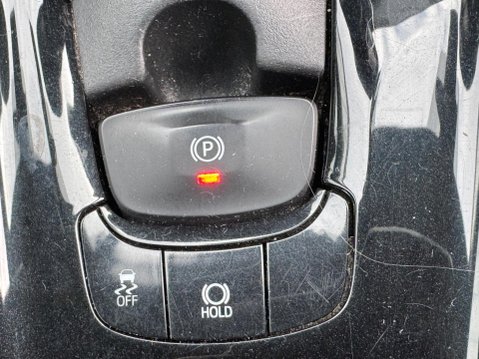 Toyota C-HR 1.2 VVT-i Dynamic Euro 6 (s/s) 5dr 33