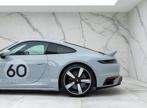 Porsche 911 (992) Sport Classic 38