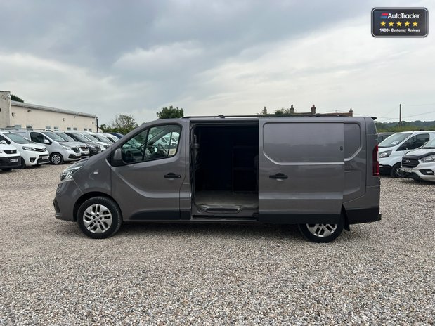 Renault Trafic LWB L2H1 Low Roof Leader LL30 Air Con Alloys Sensors Cam EURO 6 NO VAT 11