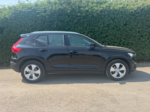 Volvo XC40 2.0 D3 Momentum SUV 5dr Diesel Auto Euro 6 (s/s) (150 ps) 5