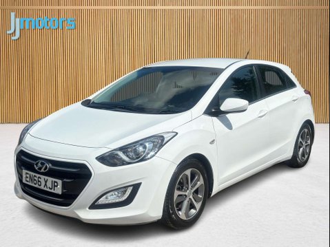 Hyundai i30 1.4 Blue Drive SE Hatchback 5dr Petrol Manual Euro 6 (s/s) (100 ps) 30
