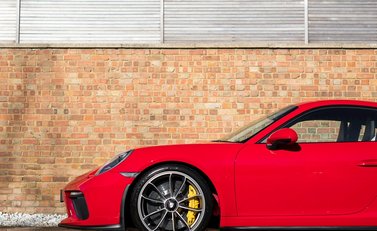 Porsche 911 GT3 Touring 27