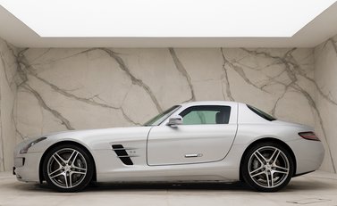 Mercedes-Benz SLS AMG 2