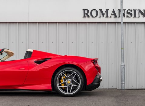 Ferrari F8 Tributo Spider 30
