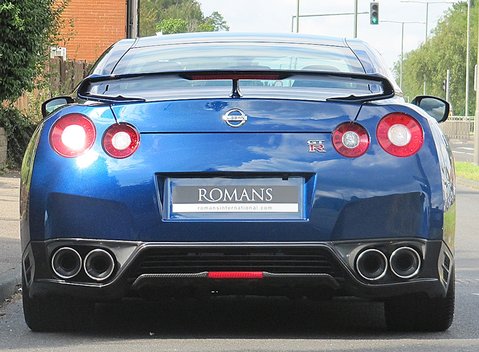 Nissan GT-R Premium Edition 5