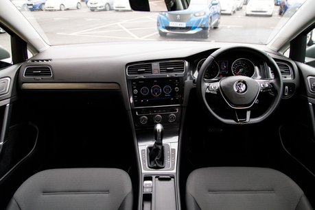Volkswagen Golf SE NAVIGATION TSI BLUEMOTION TECHNOLOGY DSG