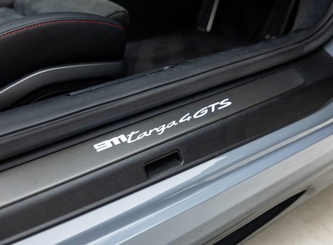 Porsche 911 Targa 4 GTS (992) 36