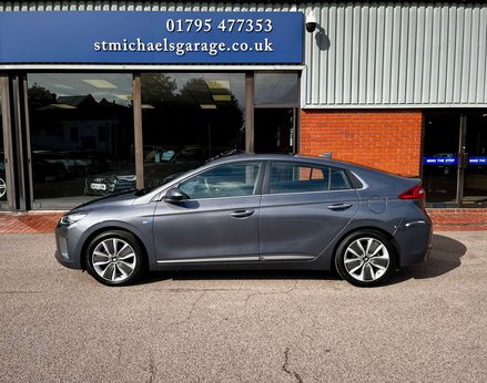 Hyundai IONIQ 1.6 IONIQ Premium SE FHEV Semi-Auto 5dr 11