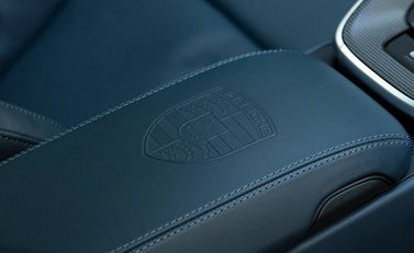 Porsche 911 (992) Carrera S 19