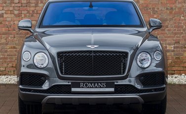 Bentley Bentayga V8 4