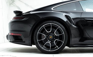 Porsche 911 Turbo S (992) 37