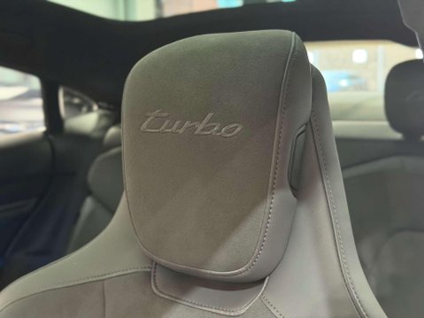 Porsche Taycan Performance Plus 93.4kWh Turbo Saloon 4dr Electric Auto 4WD (680 ps) 42