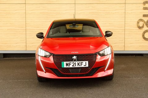 Peugeot 208 GT PREMIUM 6