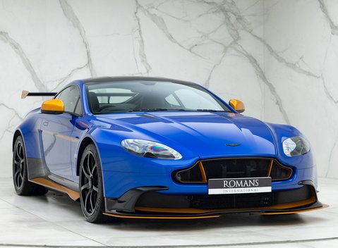 Aston Martin Vantage GT8 1