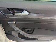 Volkswagen Passat 2.0 Passat R-Line TDI BlueMotion Technology Semi-Auto 4dr 50