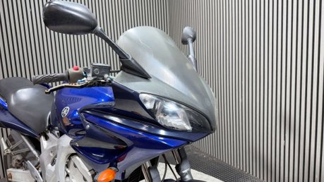 Yamaha FZ 2004 HIGH MILEAGE COMMUTER BIKE / PARTS BIKE 600CC 17