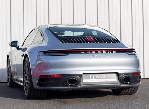 Porsche 911 Carrera 4S (992) 3