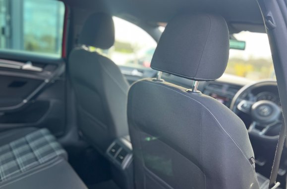 Volkswagen Golf 2.0 TDI BlueMotion Tech GTD 5 Door 18