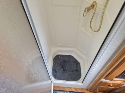 Auto-Trail Mohican Motor Home 44