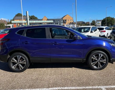 Nissan Qashqai 1.3 Qashqai N-Connecta DiG-T 5dr 10