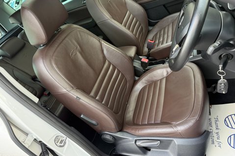 Skoda Yeti Outdoor LAURIN AND KLEMENT TDI DSG - RARE CAR - PAN ROOF -APPLE CARPLAY -8 SERVICES 33