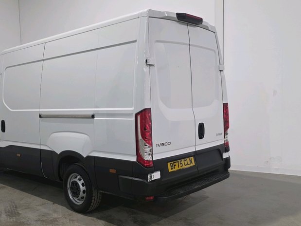 Iveco Daily Daily 35S14A8V H2 2.3 BUISNESS Van 3520L WB Hi-Matic 10